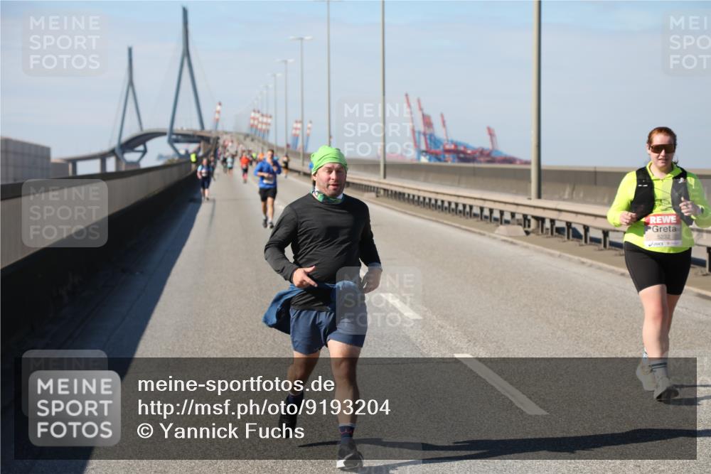03.10.2025 - Köhlbrandbrückenlauf Yannick Fuchs http://msf.ph/oto/9193204 03.10.2025 12:15:49 Position 3 5232 meine-sportfotos.de