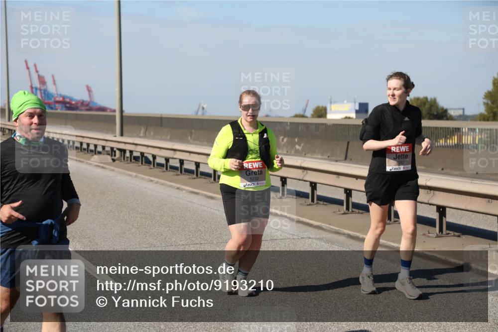 03.10.2025 - Köhlbrandbrückenlauf Yannick Fuchs http://msf.ph/oto/9193210 03.10.2025 12:15:49 Position 3 5232, 5257 meine-sportfotos.de