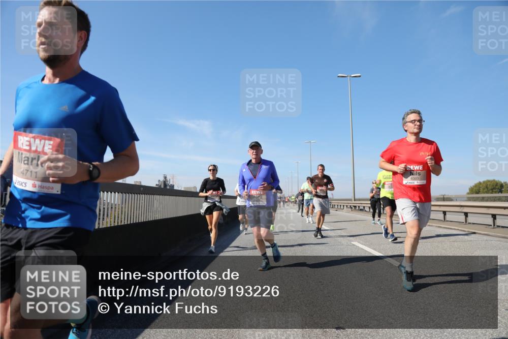 03.10.2025 - Köhlbrandbrückenlauf Yannick Fuchs http://msf.ph/oto/9193226 03.10.2025 11:54:55 Position 3 4711, 6303 meine-sportfotos.de