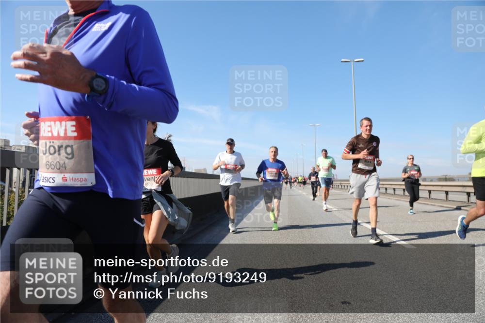 03.10.2025 - Köhlbrandbrückenlauf Yannick Fuchs http://msf.ph/oto/9193249 03.10.2025 11:54:56 Position 3 6604, 4533 meine-sportfotos.de