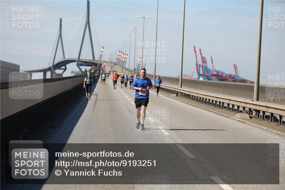 03.10.2025 - Köhlbrandbrückenlauf Yannick Fuchs http://msf.ph/oto/9193251 03.10.2025 12:15:55 Position 3  meine-sportfotos.de