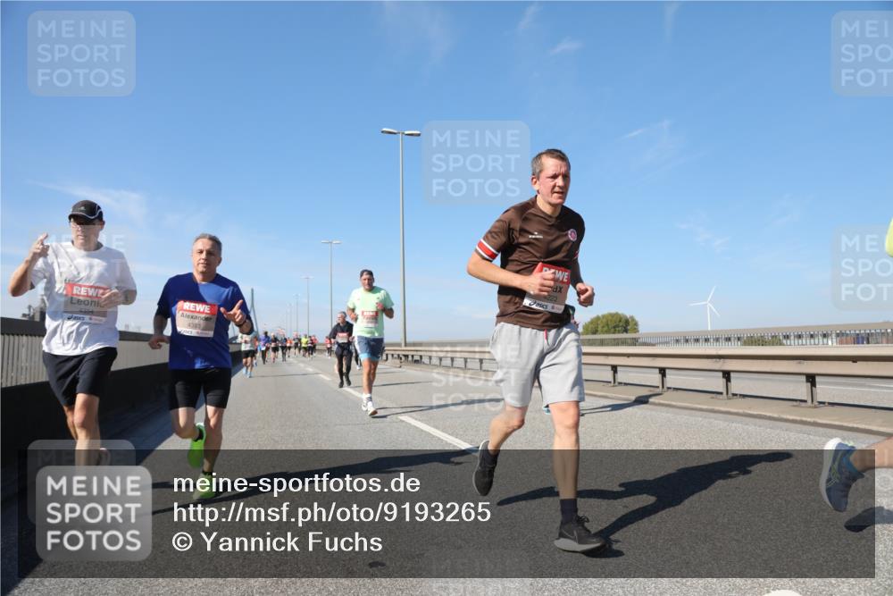 03.10.2025 - Köhlbrandbrückenlauf Yannick Fuchs http://msf.ph/oto/9193265 03.10.2025 11:54:56 Position 3 4354, 4353, 223 meine-sportfotos.de