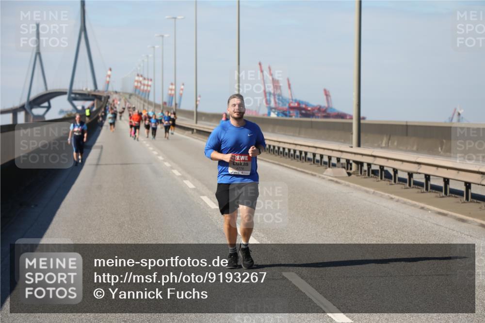 03.10.2025 - Köhlbrandbrückenlauf Yannick Fuchs http://msf.ph/oto/9193267 03.10.2025 12:16:00 Position 3 4778 meine-sportfotos.de