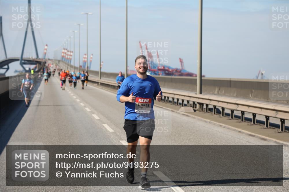 03.10.2025 - Köhlbrandbrückenlauf Yannick Fuchs http://msf.ph/oto/9193275 03.10.2025 12:16:01 Position 3 4778 meine-sportfotos.de