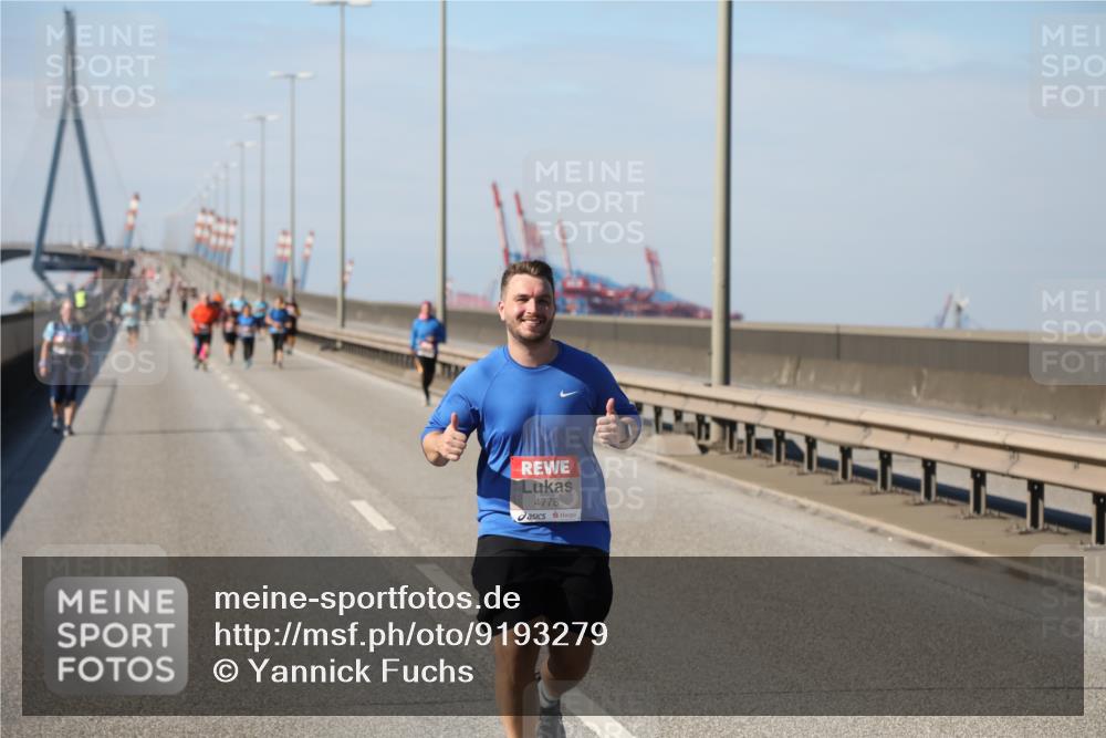 03.10.2025 - Köhlbrandbrückenlauf Yannick Fuchs http://msf.ph/oto/9193279 03.10.2025 12:16:01 Position 3 4778 meine-sportfotos.de