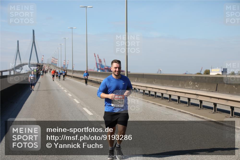 03.10.2025 - Köhlbrandbrückenlauf Yannick Fuchs http://msf.ph/oto/9193286 03.10.2025 12:16:02 Position 3 4778 meine-sportfotos.de