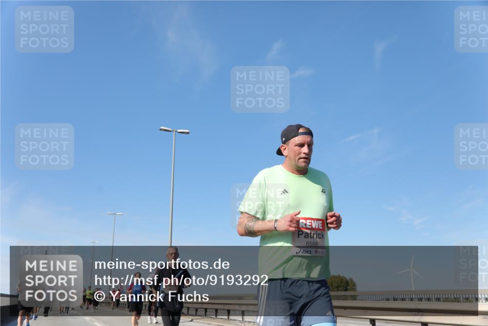 03.10.2025 - Köhlbrandbrückenlauf Yannick Fuchs http://msf.ph/oto/9193292 03.10.2025 11:54:58 Position 3 4617, 6588 meine-sportfotos.de
