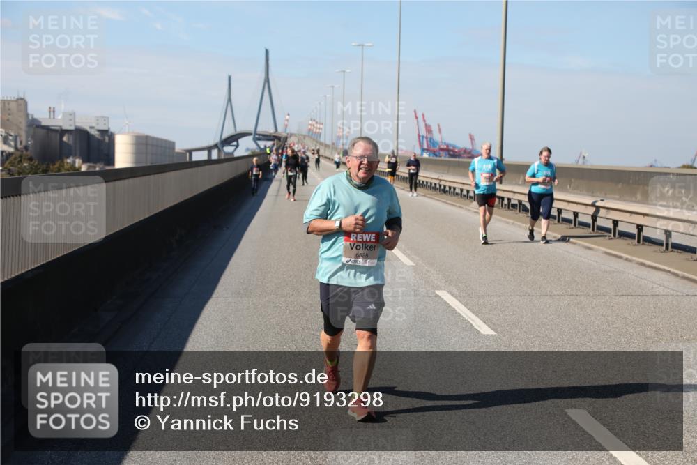 03.10.2025 - Köhlbrandbrückenlauf Yannick Fuchs http://msf.ph/oto/9193298 03.10.2025 12:16:46 Position 3 6528 meine-sportfotos.de