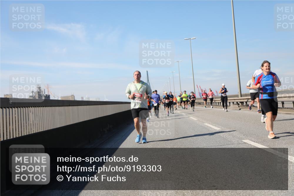 03.10.2025 - Köhlbrandbrückenlauf Yannick Fuchs http://msf.ph/oto/9193303 03.10.2025 11:55:00 Position 3  meine-sportfotos.de