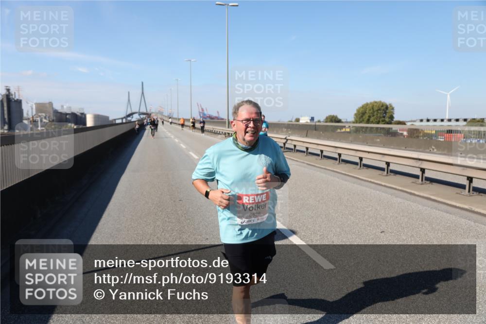 03.10.2025 - Köhlbrandbrückenlauf Yannick Fuchs http://msf.ph/oto/9193314 03.10.2025 12:16:48 Position 3 6528 meine-sportfotos.de