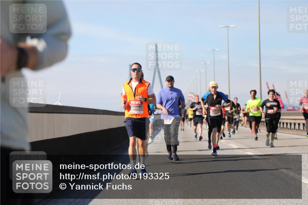 03.10.2025 - Köhlbrandbrückenlauf Yannick Fuchs http://msf.ph/oto/9193325 03.10.2025 11:55:02 Position 3 4313 meine-sportfotos.de