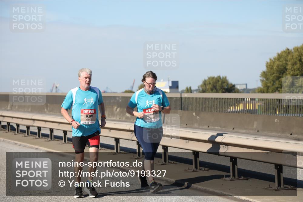 03.10.2025 - Köhlbrandbrückenlauf Yannick Fuchs http://msf.ph/oto/9193327 03.10.2025 12:16:50 Position 3 6542, 6546 meine-sportfotos.de