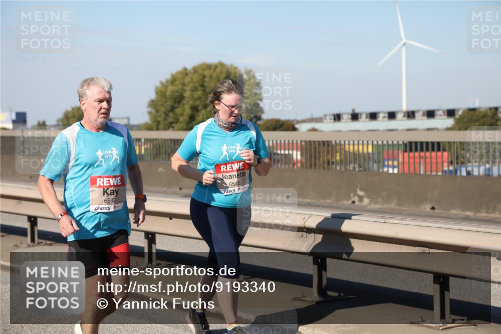 03.10.2025 - Köhlbrandbrückenlauf Yannick Fuchs http://msf.ph/oto/9193340 03.10.2025 12:16:52 Position 3 6542, 1, 6546 meine-sportfotos.de