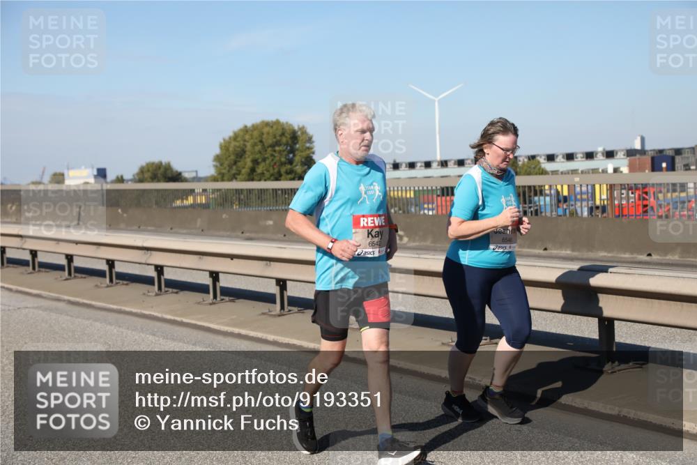 03.10.2025 - Köhlbrandbrückenlauf Yannick Fuchs http://msf.ph/oto/9193351 03.10.2025 12:16:53 Position 3 6542, 6546 meine-sportfotos.de
