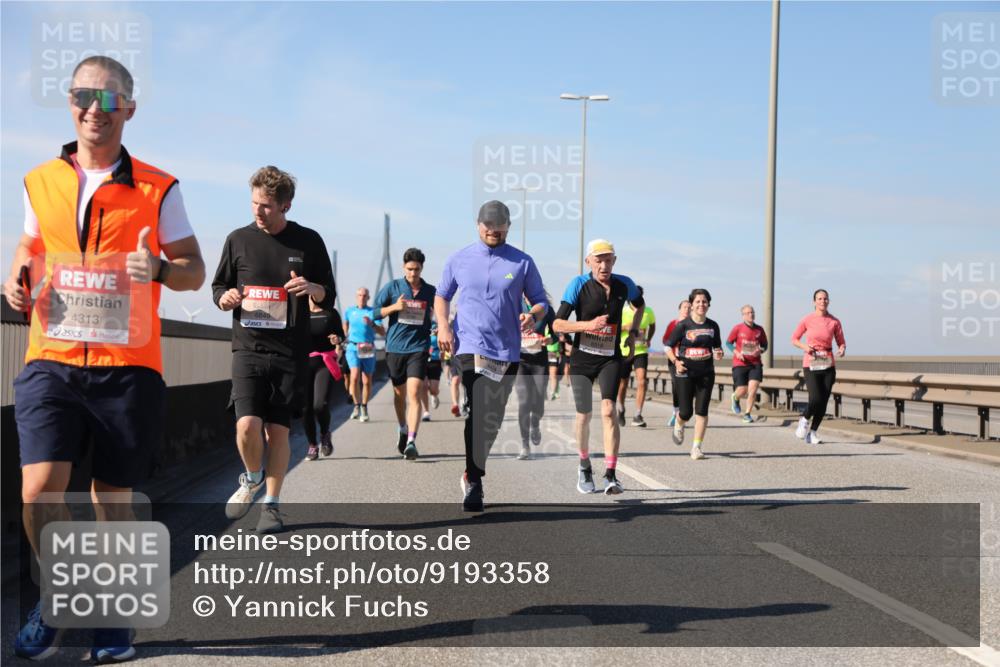 03.10.2025 - Köhlbrandbrückenlauf Yannick Fuchs http://msf.ph/oto/9193358 03.10.2025 11:55:05 Position 3 4313, 6849, 4424, 6318 meine-sportfotos.de