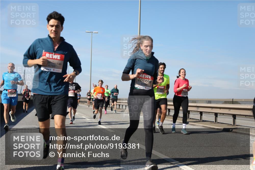 03.10.2025 - Köhlbrandbrückenlauf Yannick Fuchs http://msf.ph/oto/9193381 03.10.2025 11:55:08 Position 3 6788, 5186 meine-sportfotos.de