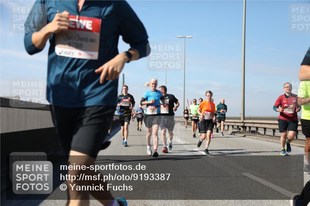 03.10.2025 - Köhlbrandbrückenlauf Yannick Fuchs http://msf.ph/oto/9193387 03.10.2025 11:55:09 Position 3 6788 meine-sportfotos.de