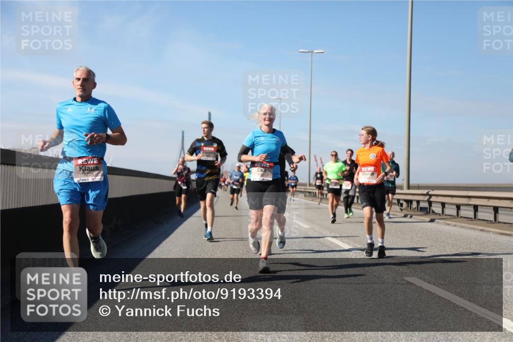 03.10.2025 - Köhlbrandbrückenlauf Yannick Fuchs http://msf.ph/oto/9193394 03.10.2025 11:55:09 Position 3 6228, 6227 meine-sportfotos.de
