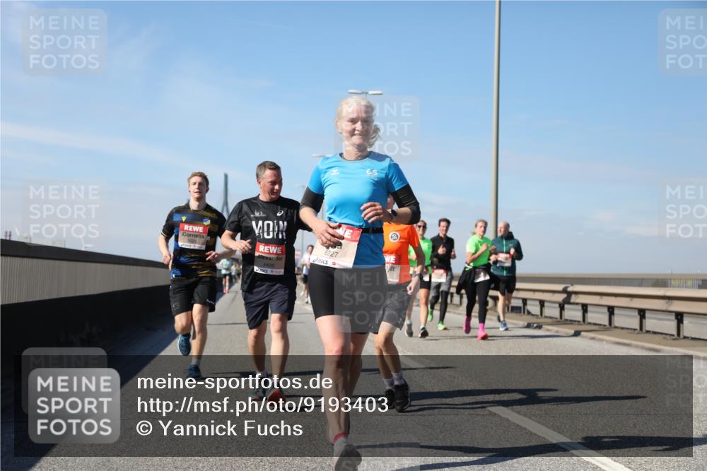 03.10.2025 - Köhlbrandbrückenlauf Yannick Fuchs http://msf.ph/oto/9193403 03.10.2025 11:55:10 Position 3 5025, 4406, 6227 meine-sportfotos.de