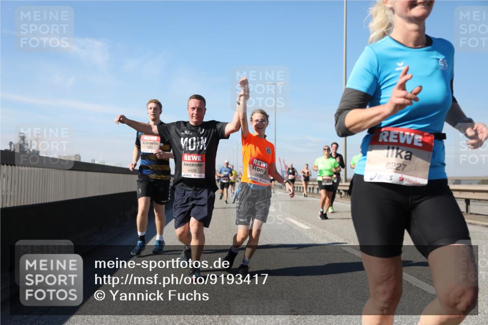 03.10.2025 - Köhlbrandbrückenlauf Yannick Fuchs http://msf.ph/oto/9193417 03.10.2025 11:55:11 Position 3 4406, 5054, 3, 3, 6227 meine-sportfotos.de