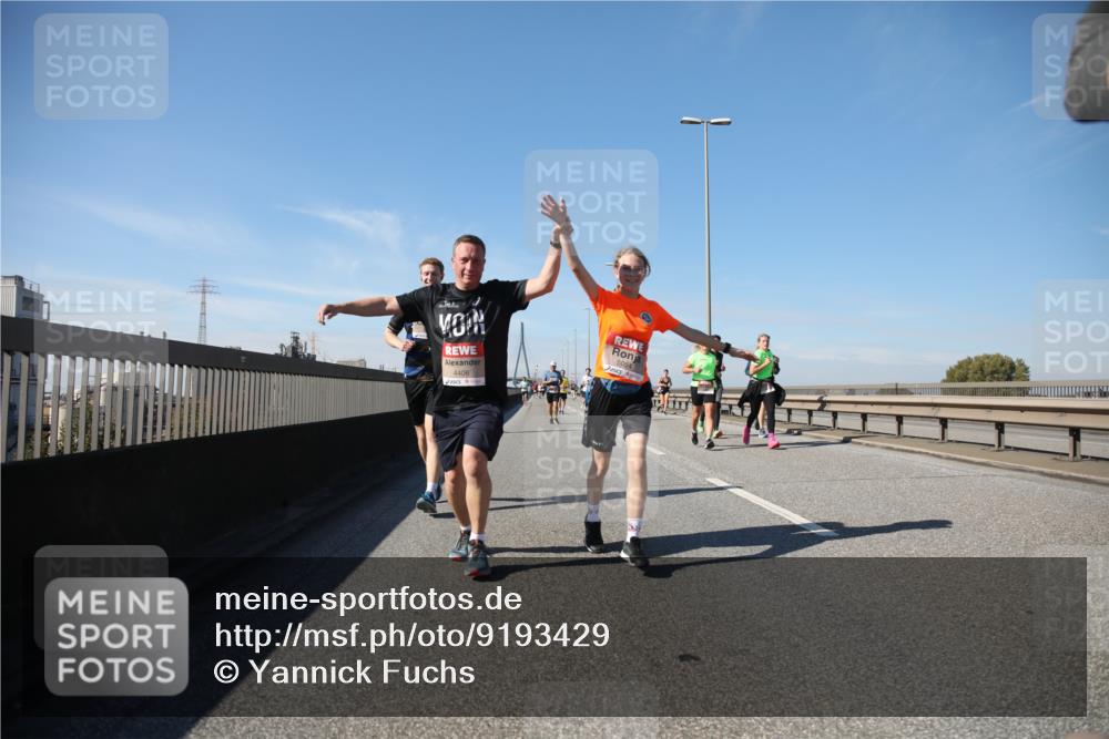 03.10.2025 - Köhlbrandbrückenlauf Yannick Fuchs http://msf.ph/oto/9193429 03.10.2025 11:55:12 Position 3 4406 meine-sportfotos.de