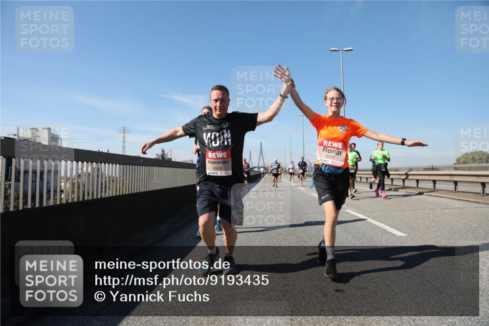 03.10.2025 - Köhlbrandbrückenlauf Yannick Fuchs http://msf.ph/oto/9193435 03.10.2025 11:55:12 Position 3 4406, 5054 meine-sportfotos.de