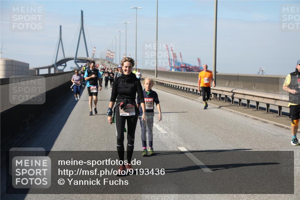 03.10.2025 - Köhlbrandbrückenlauf Yannick Fuchs http://msf.ph/oto/9193436 03.10.2025 12:17:05 Position 3 5905, 5904 meine-sportfotos.de