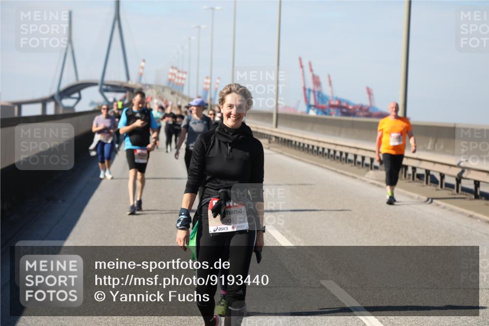 03.10.2025 - Köhlbrandbrückenlauf Yannick Fuchs http://msf.ph/oto/9193440 03.10.2025 12:17:06 Position 3 5905 meine-sportfotos.de