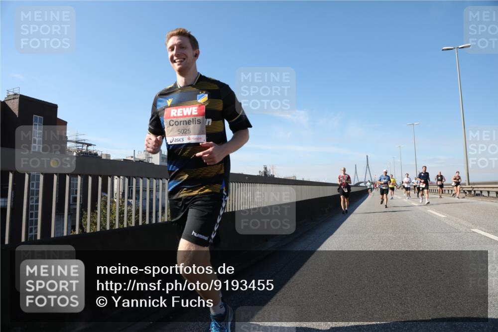 03.10.2025 - Köhlbrandbrückenlauf Yannick Fuchs http://msf.ph/oto/9193455 03.10.2025 11:55:13 Position 3 5025 meine-sportfotos.de