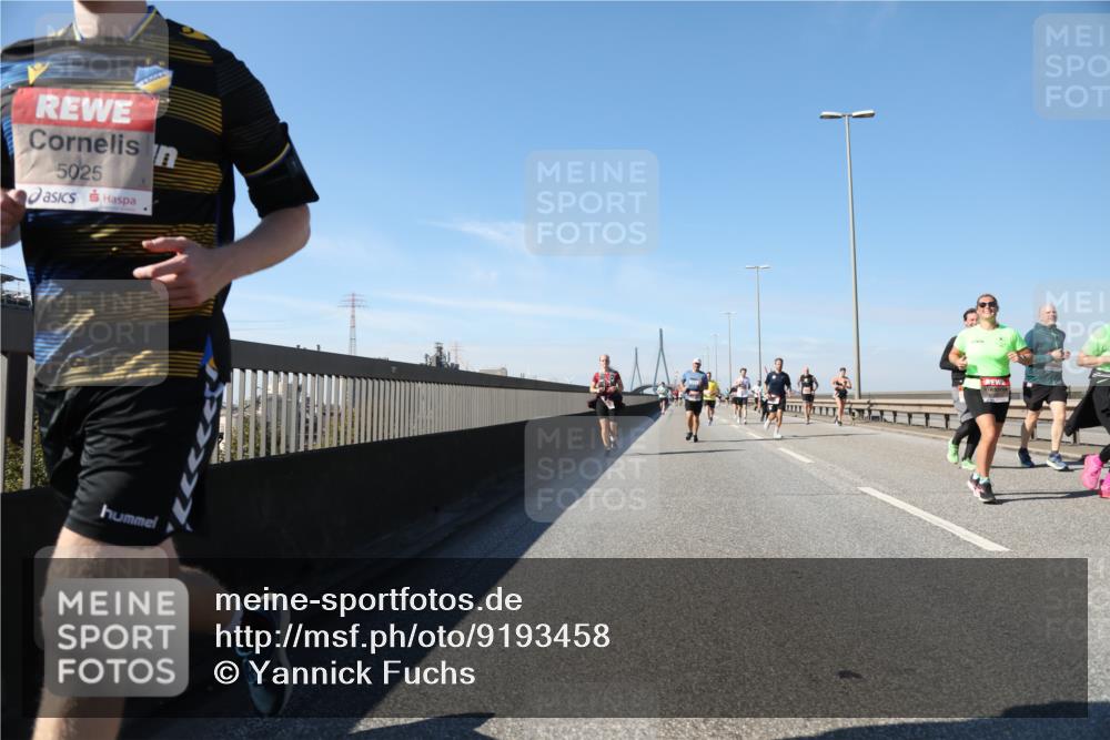 03.10.2025 - Köhlbrandbrückenlauf Yannick Fuchs http://msf.ph/oto/9193458 03.10.2025 11:55:14 Position 3 5025 meine-sportfotos.de