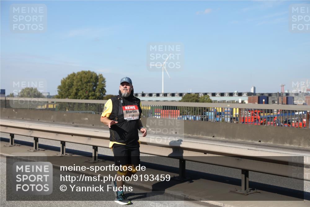 03.10.2025 - Köhlbrandbrückenlauf Yannick Fuchs http://msf.ph/oto/9193459 03.10.2025 12:17:08 Position 3 4906 meine-sportfotos.de