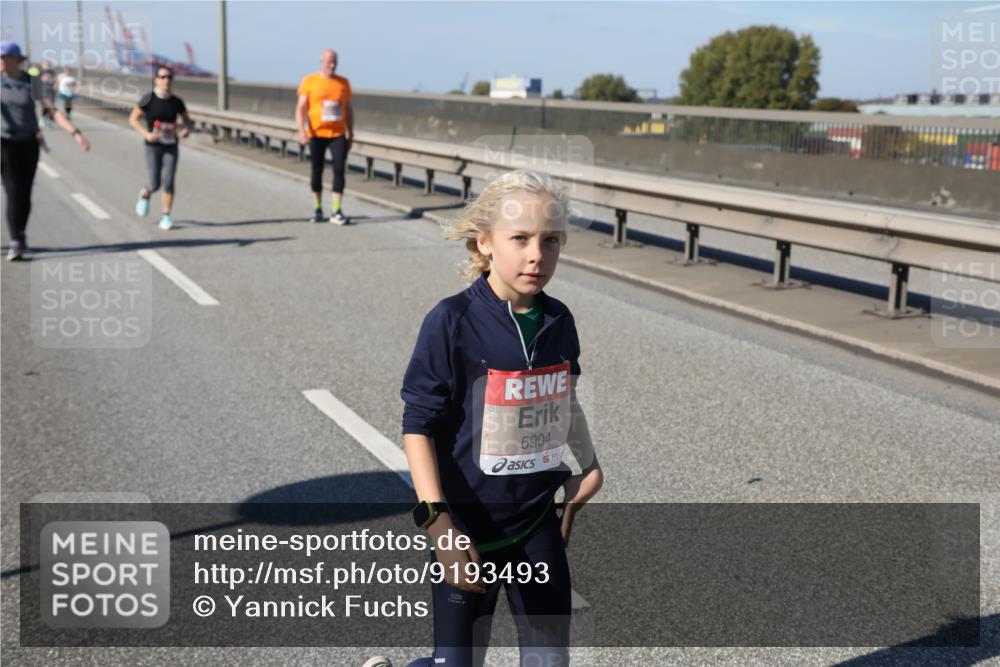 03.10.2025 - Köhlbrandbrückenlauf Yannick Fuchs http://msf.ph/oto/9193493 03.10.2025 12:17:11 Position 3 5904 meine-sportfotos.de