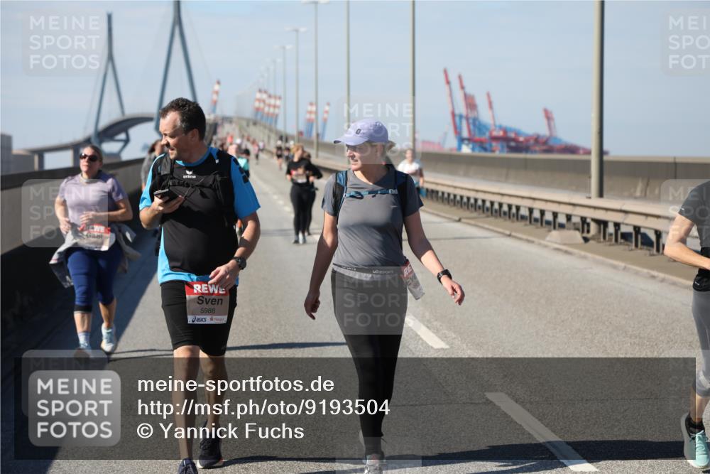 03.10.2025 - Köhlbrandbrückenlauf Yannick Fuchs http://msf.ph/oto/9193504 03.10.2025 12:17:13 Position 3 5988 meine-sportfotos.de