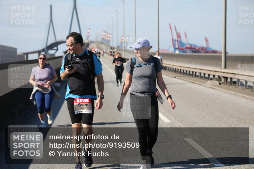 03.10.2025 - Köhlbrandbrückenlauf Yannick Fuchs http://msf.ph/oto/9193509 03.10.2025 12:17:13 Position 3 5988 meine-sportfotos.de