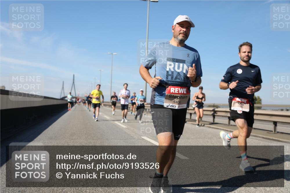 03.10.2025 - Köhlbrandbrückenlauf Yannick Fuchs http://msf.ph/oto/9193526 03.10.2025 11:55:18 Position 3 2024, 30, 4400, 6393 meine-sportfotos.de