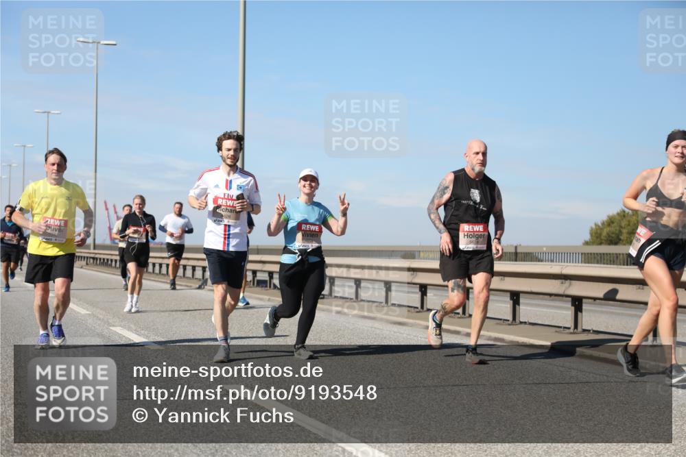 03.10.2025 - Köhlbrandbrückenlauf Yannick Fuchs http://msf.ph/oto/9193548 03.10.2025 11:55:19 Position 3 5678 meine-sportfotos.de
