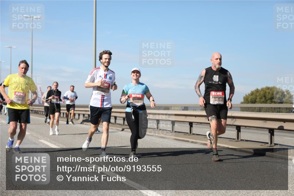 03.10.2025 - Köhlbrandbrückenlauf Yannick Fuchs http://msf.ph/oto/9193555 03.10.2025 11:55:19 Position 3 5942, 4628, 4559, 1887, 5678 meine-sportfotos.de