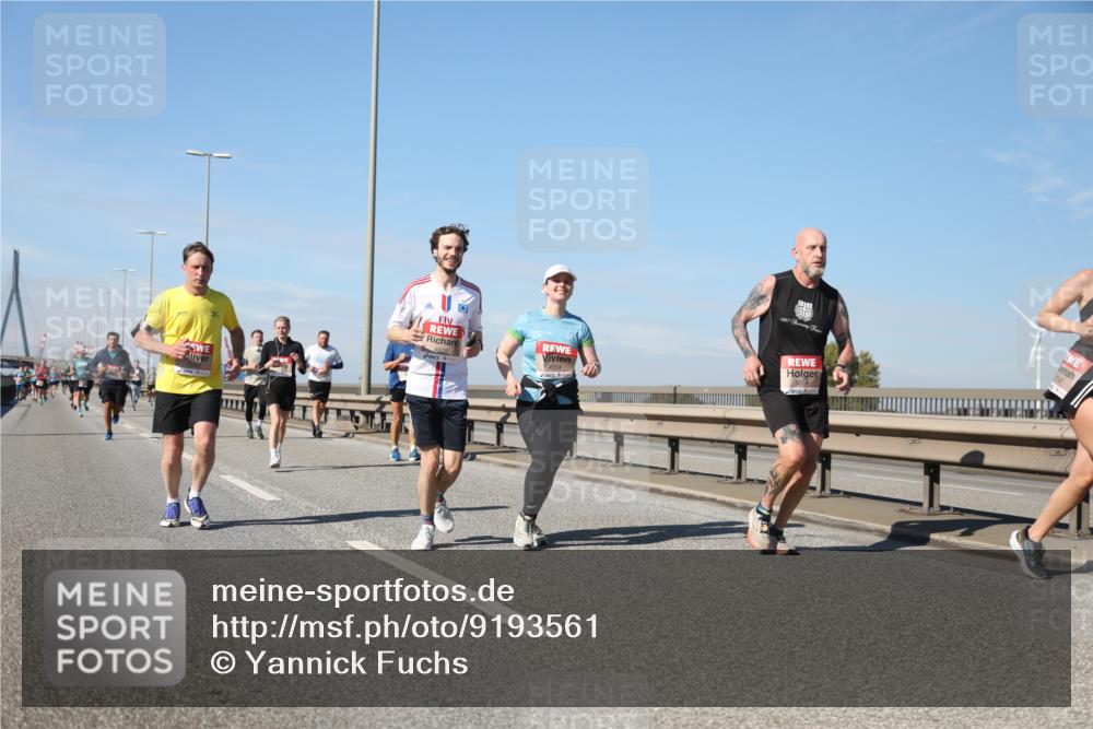 03.10.2025 - Köhlbrandbrückenlauf Yannick Fuchs http://msf.ph/oto/9193561 03.10.2025 11:55:20 Position 3 4559, 5678 meine-sportfotos.de