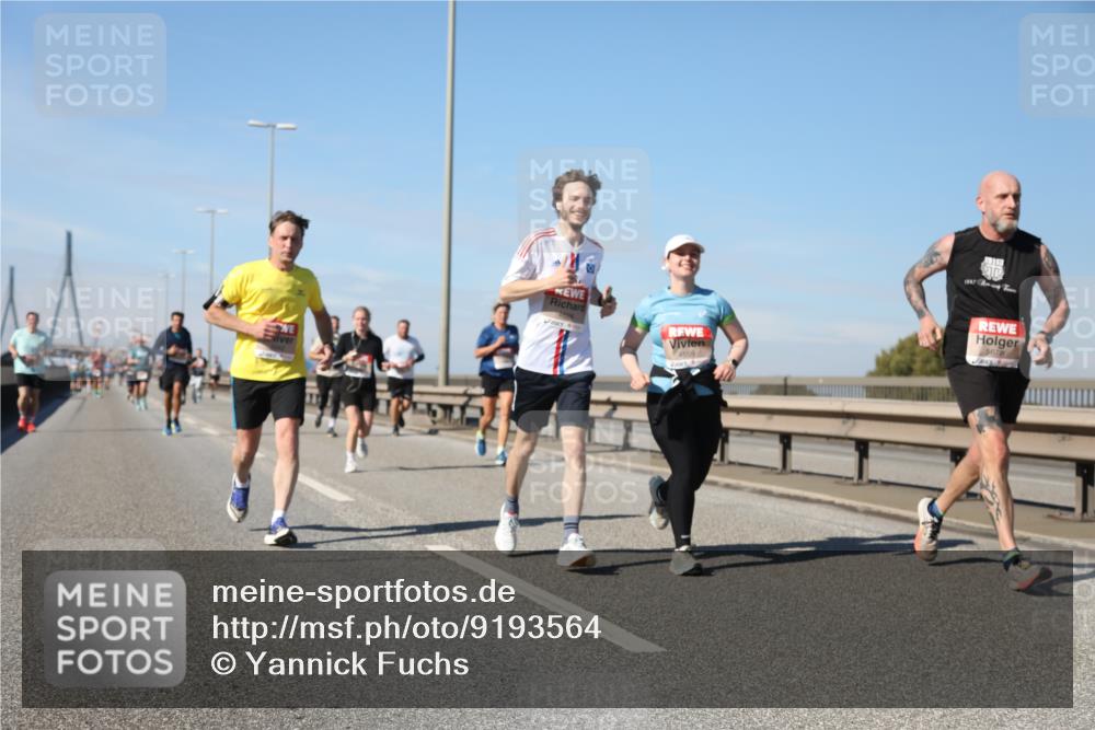 03.10.2025 - Köhlbrandbrückenlauf Yannick Fuchs http://msf.ph/oto/9193564 03.10.2025 11:55:20 Position 3 4559, 5678 meine-sportfotos.de