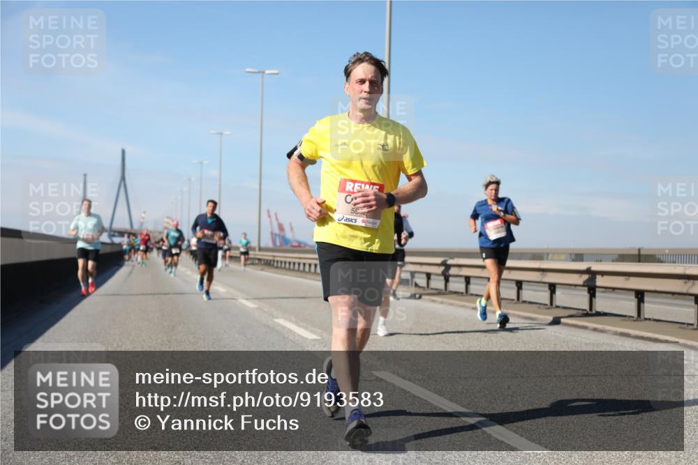 03.10.2025 - Köhlbrandbrückenlauf Yannick Fuchs http://msf.ph/oto/9193583 03.10.2025 11:55:21 Position 3 59 meine-sportfotos.de