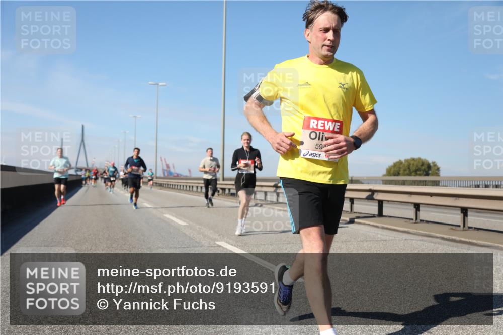 03.10.2025 - Köhlbrandbrückenlauf Yannick Fuchs http://msf.ph/oto/9193591 03.10.2025 11:55:22 Position 3 59 meine-sportfotos.de