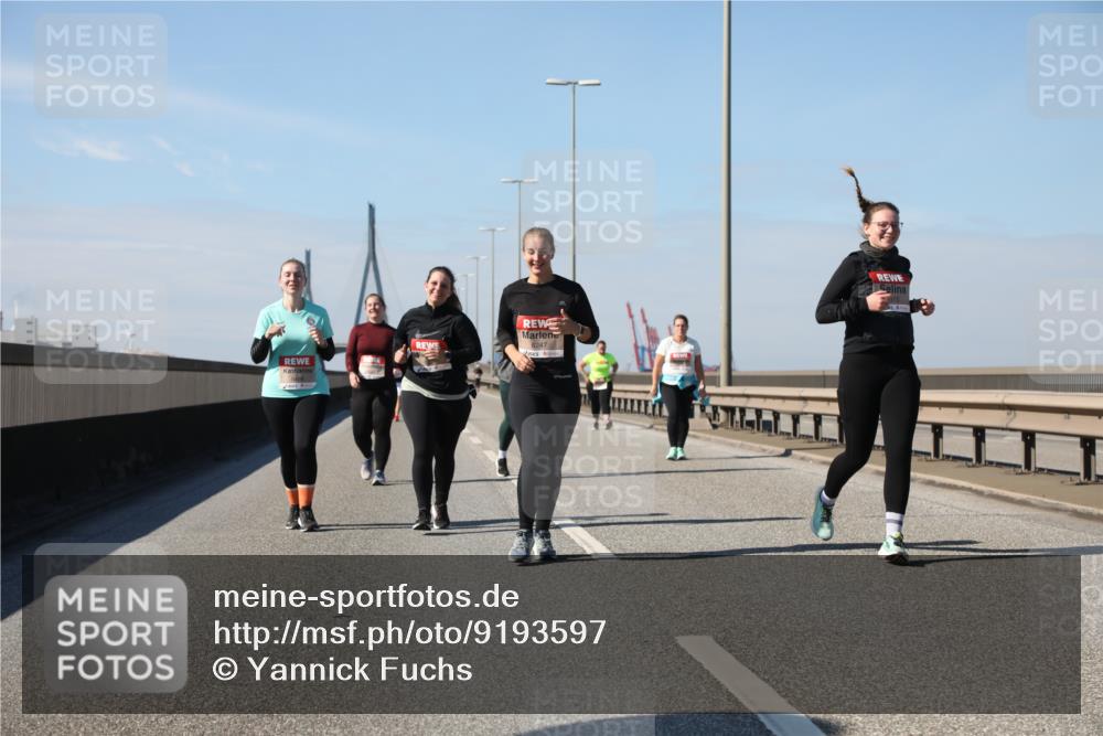 03.10.2025 - Köhlbrandbrückenlauf Yannick Fuchs http://msf.ph/oto/9193597 03.10.2025 12:17:24 Position 3 6247 meine-sportfotos.de