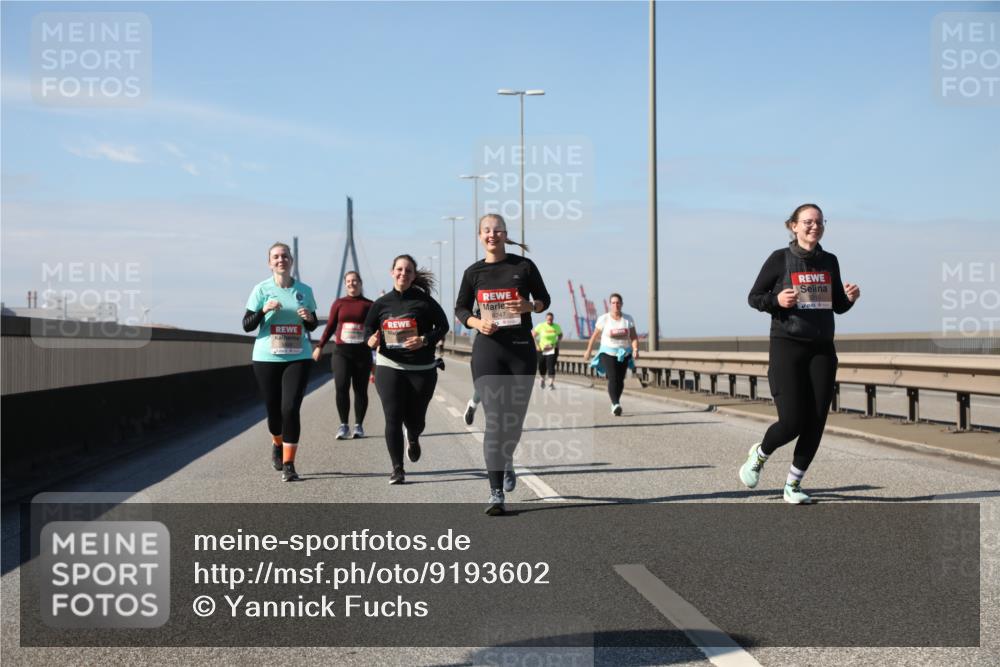 03.10.2025 - Köhlbrandbrückenlauf Yannick Fuchs http://msf.ph/oto/9193602 03.10.2025 12:17:25 Position 3 6247 meine-sportfotos.de