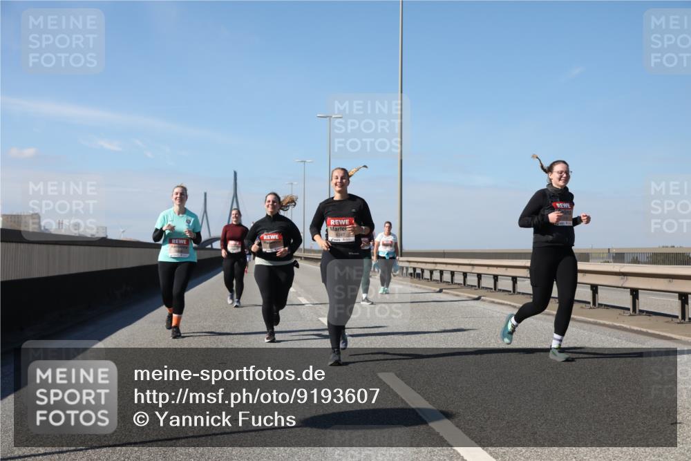 03.10.2025 - Köhlbrandbrückenlauf Yannick Fuchs http://msf.ph/oto/9193607 03.10.2025 12:17:25 Position 3 6247 meine-sportfotos.de