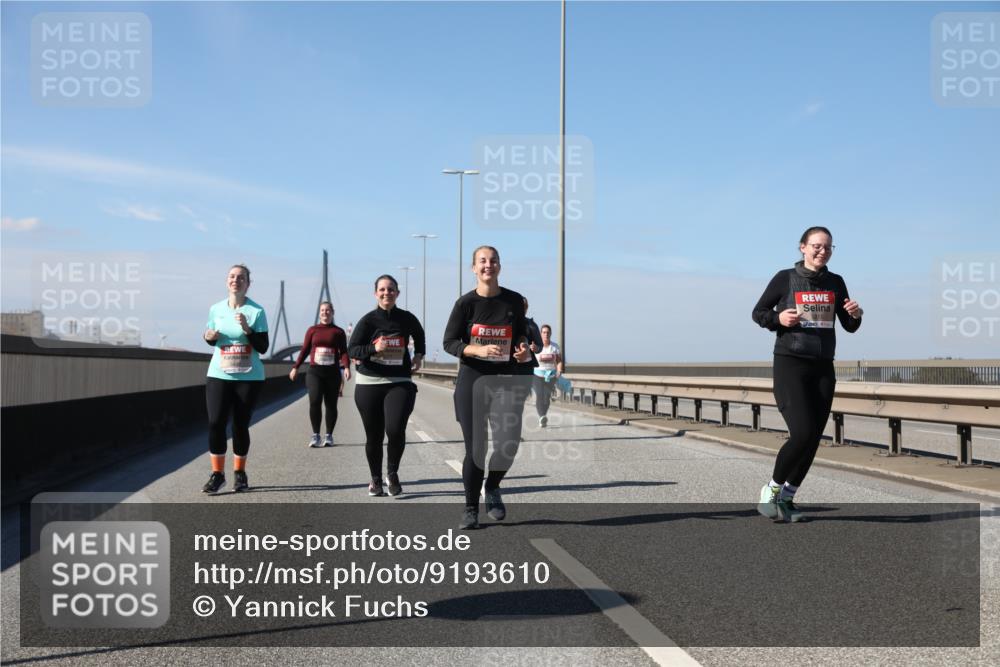 03.10.2025 - Köhlbrandbrückenlauf Yannick Fuchs http://msf.ph/oto/9193610 03.10.2025 12:17:25 Position 3  meine-sportfotos.de