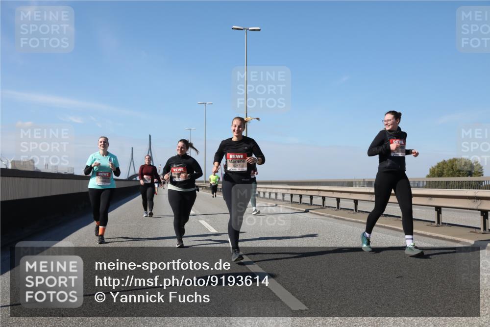 03.10.2025 - Köhlbrandbrückenlauf Yannick Fuchs http://msf.ph/oto/9193614 03.10.2025 12:17:26 Position 3 6247 meine-sportfotos.de
