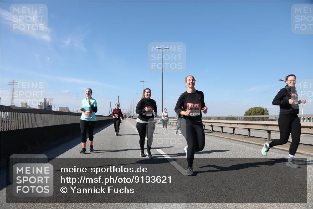 03.10.2025 - Köhlbrandbrückenlauf Yannick Fuchs http://msf.ph/oto/9193621 03.10.2025 12:17:27 Position 3 6247 meine-sportfotos.de