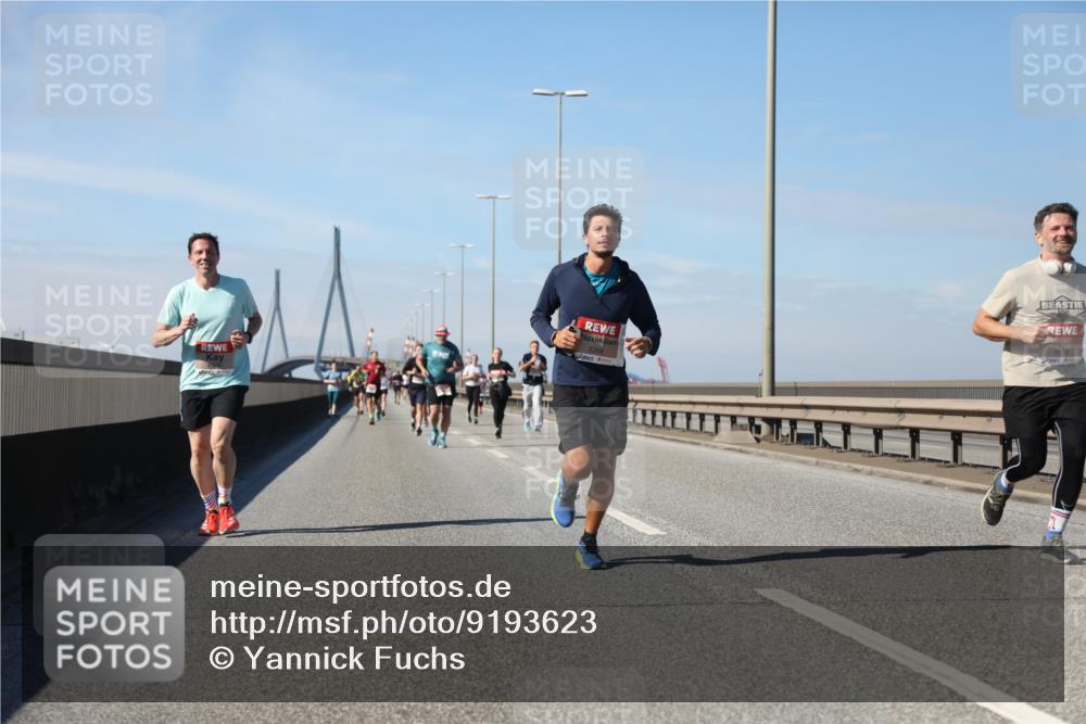03.10.2025 - Köhlbrandbrückenlauf Yannick Fuchs http://msf.ph/oto/9193623 03.10.2025 11:55:24 Position 3 5358 meine-sportfotos.de