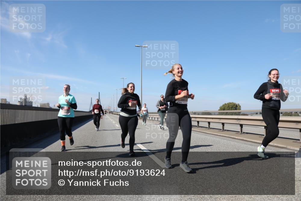 03.10.2025 - Köhlbrandbrückenlauf Yannick Fuchs http://msf.ph/oto/9193624 03.10.2025 12:17:27 Position 3 6247 meine-sportfotos.de