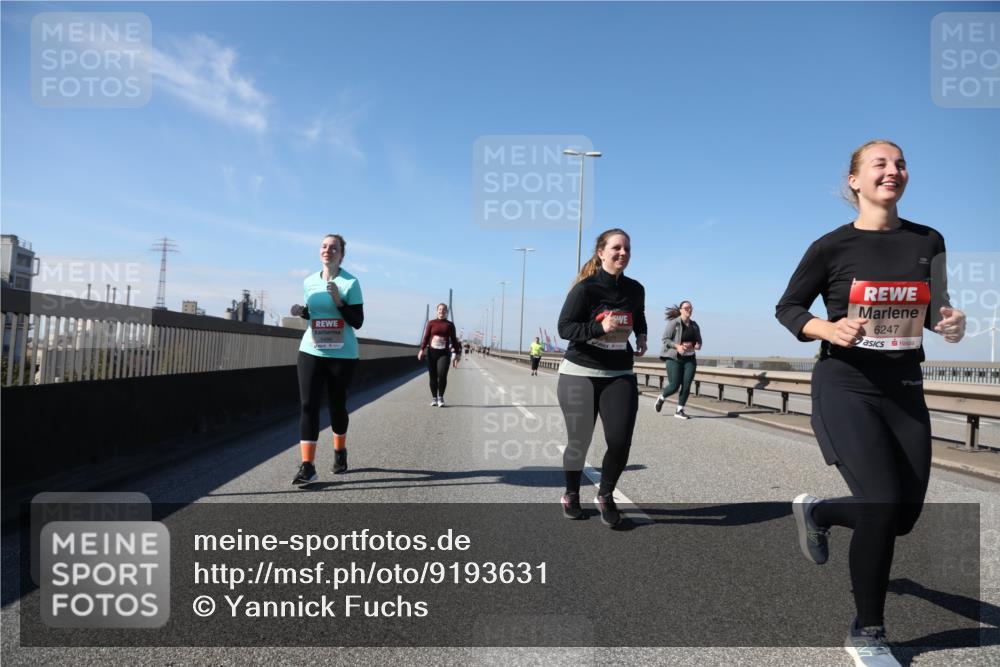 03.10.2025 - Köhlbrandbrückenlauf Yannick Fuchs http://msf.ph/oto/9193631 03.10.2025 12:17:28 Position 3 6247 meine-sportfotos.de